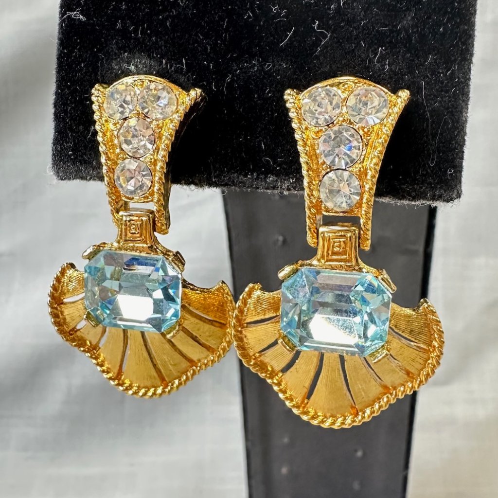 Vintage Rare Vendome Gold Tone And Crystal Clip On Earrings 63$